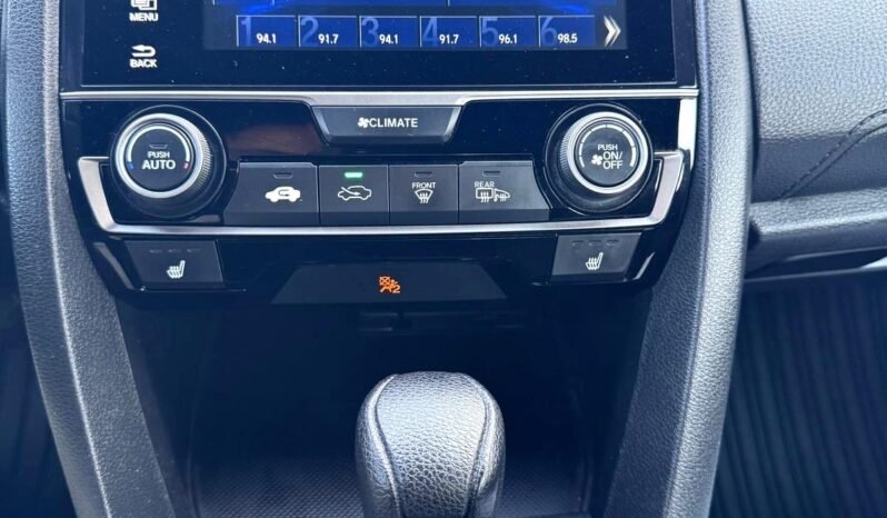
								2018 Honda Civic LX Hatchback full									