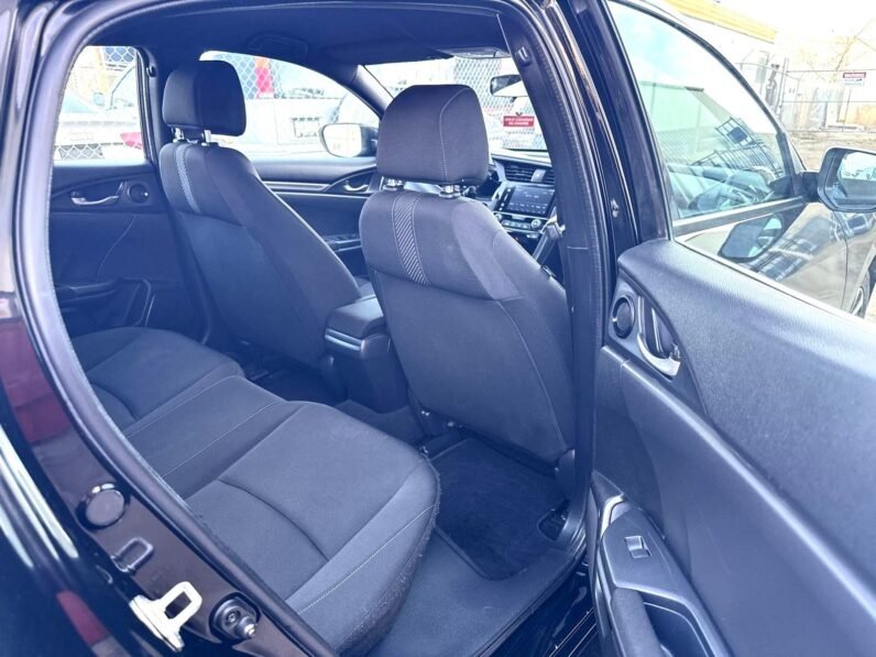 
								2018 Honda Civic LX Hatchback full									