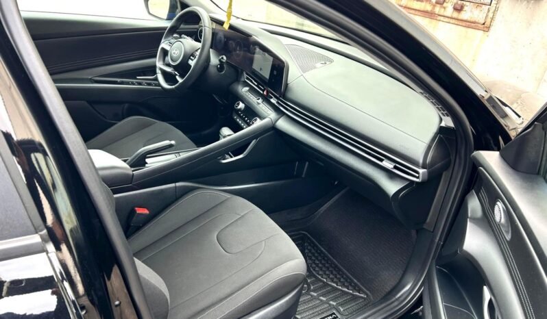 
								2025 Hyundai Elantra SEL Sedan full									