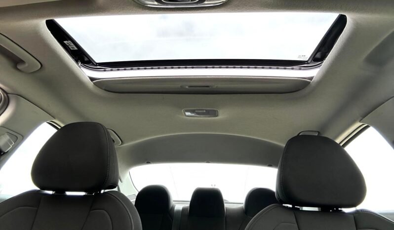 
								2025 Hyundai Elantra SEL Sedan full									