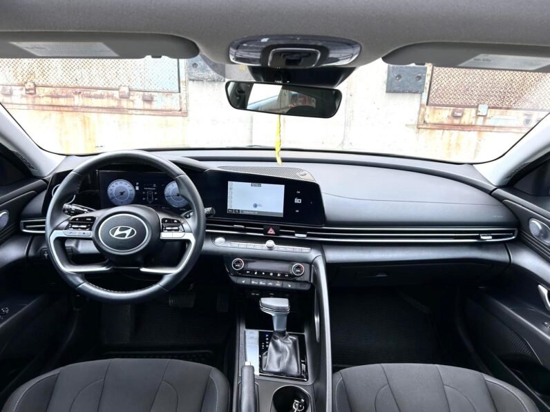 
								2025 Hyundai Elantra SEL Sedan full									