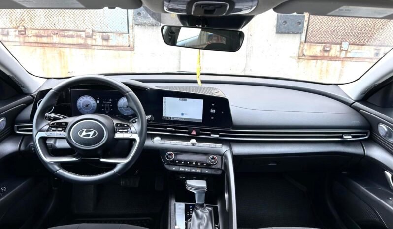 
								2025 Hyundai Elantra SEL Sedan full									