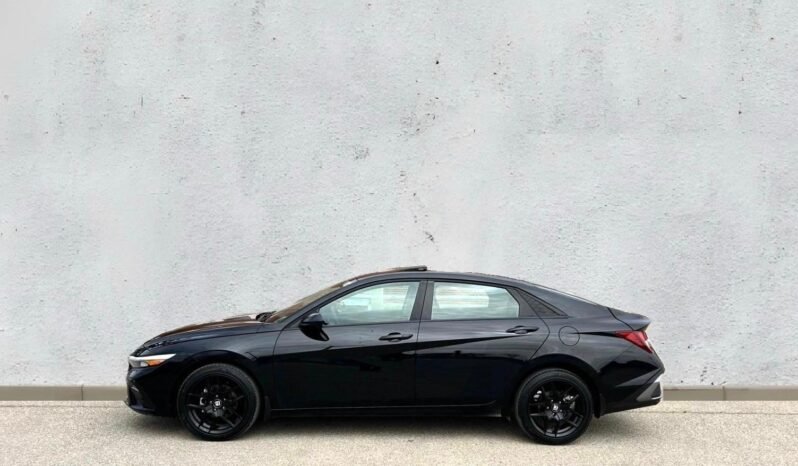 
								2025 Hyundai Elantra SEL Sedan full									