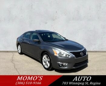 2015 Nissan Altima SV Sedan.