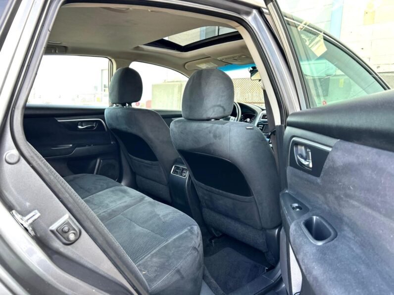 
								2015 Nissan Altima SV Sedan. full									