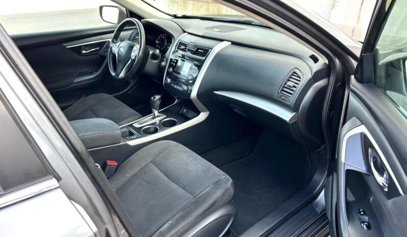 
								2015 Nissan Altima SV Sedan. full									