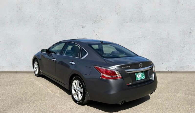 
								2015 Nissan Altima SV Sedan. full									