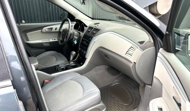 
								2011 Chevrolet Traverse LT AWD SUV full									
