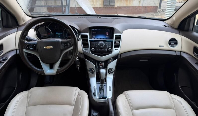 
								2015 Chevrolet Cruze DIESEL Sedan full									