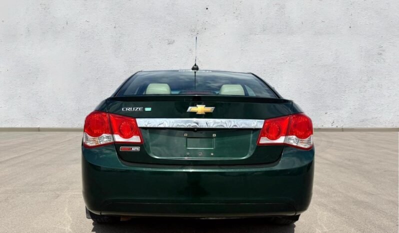 
								2015 Chevrolet Cruze DIESEL Sedan full									