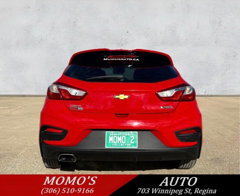 
								2018 Chevrolet Cruze Premier Hatchback. full									