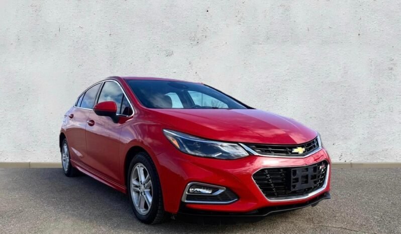 
								2018 Chevrolet Cruze Premier Hatchback. full									