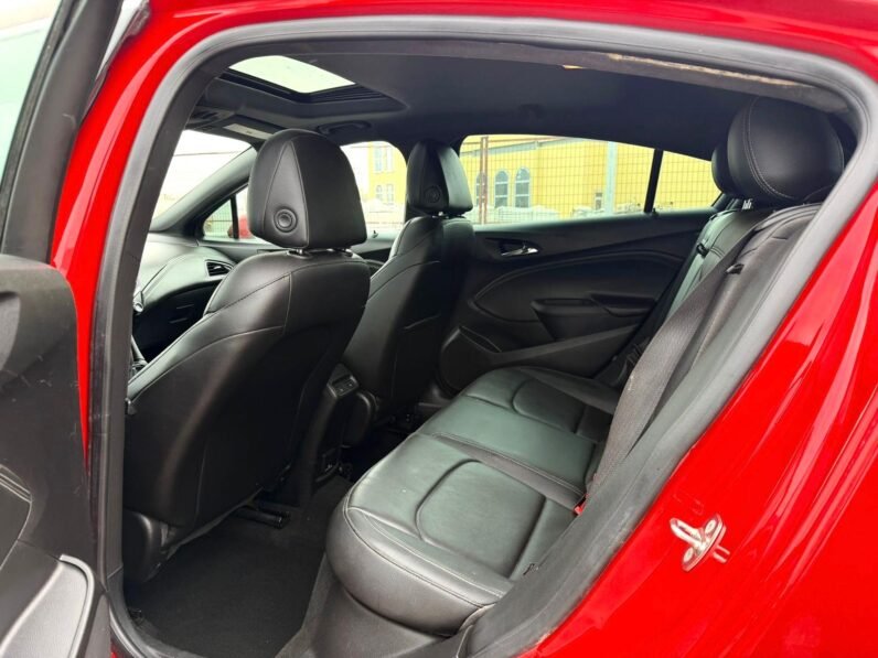 
								2018 Chevrolet Cruze Premier Hatchback. full									