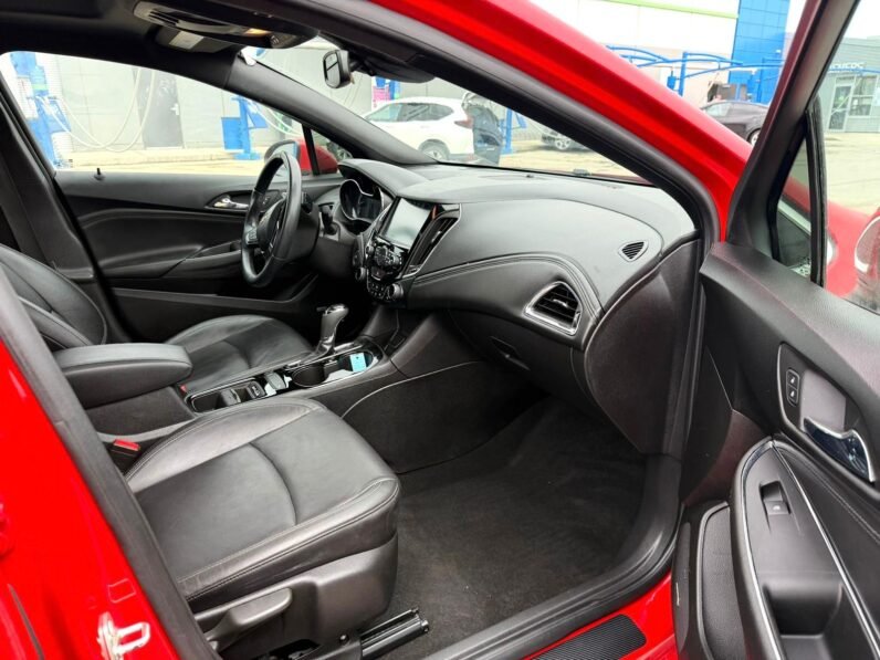 
								2018 Chevrolet Cruze Premier Hatchback. full									