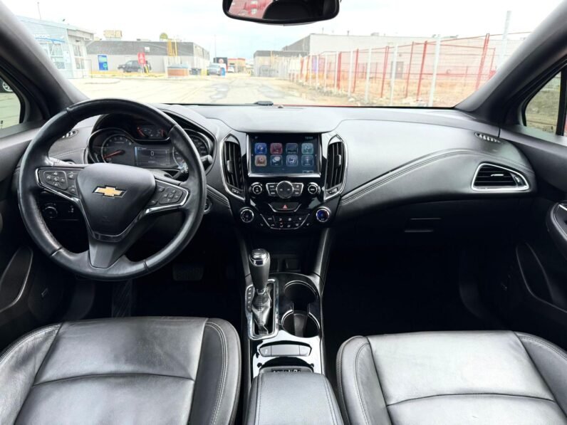 
								2018 Chevrolet Cruze Premier Hatchback. full									