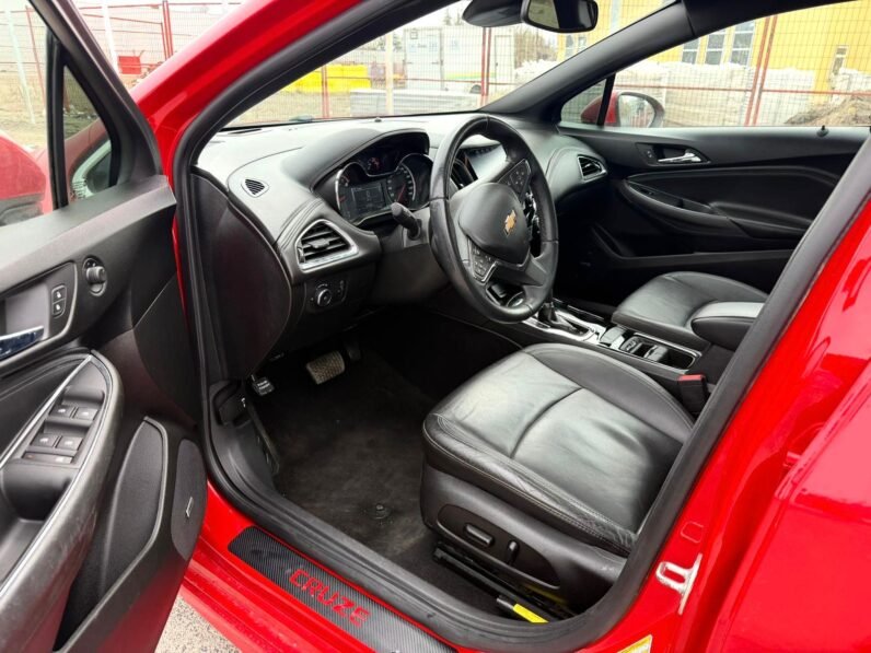 
								2018 Chevrolet Cruze Premier Hatchback. full									