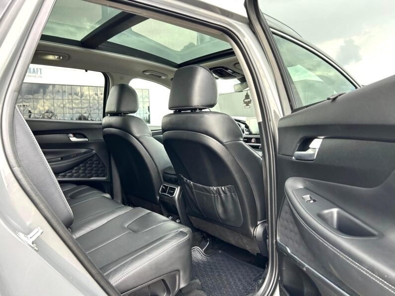 
								2021 Hyundai Santa Fe Preferred AWD SUV full									