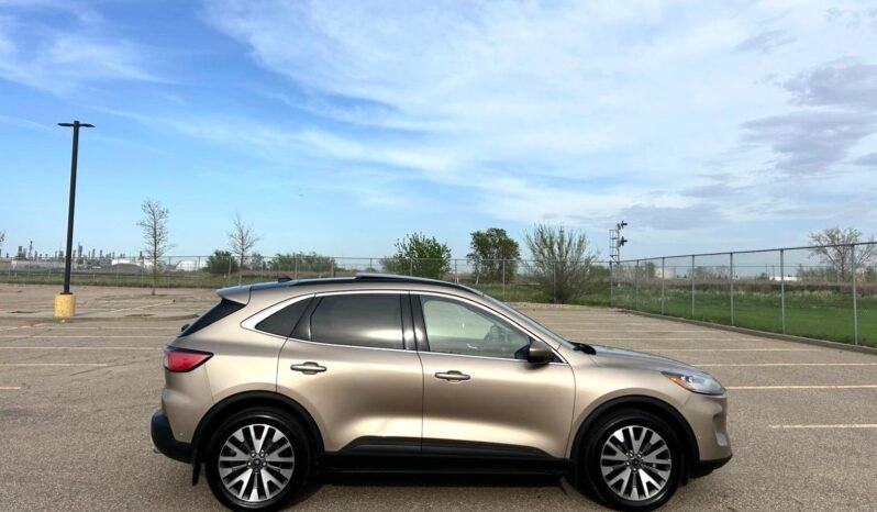 
								2020 Ford Escape Titanium AWD SUV full									