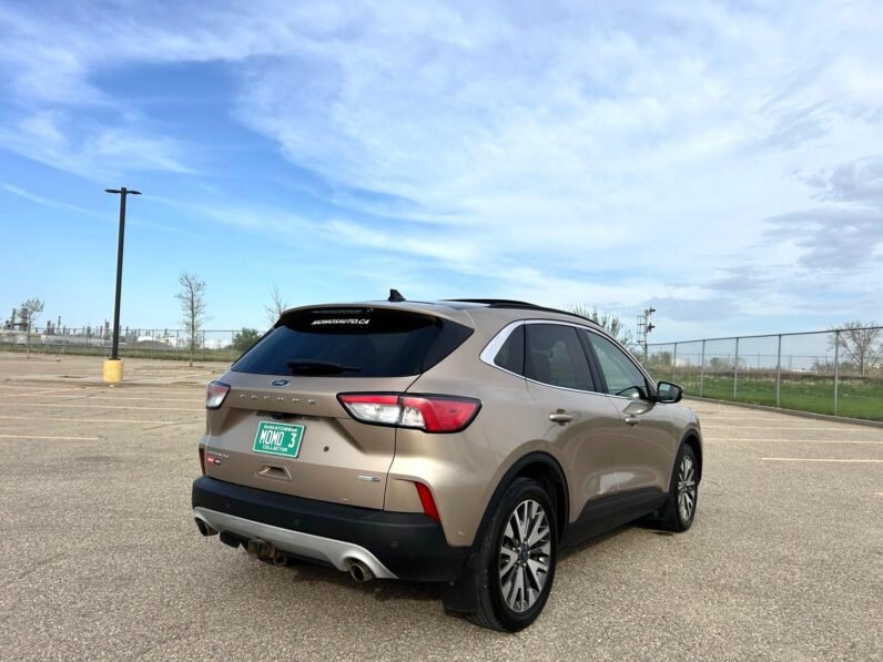 
								2020 Ford Escape Titanium AWD SUV full									