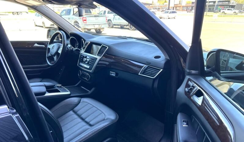 
								2014 Mercedes-Benz GL350 Bluetec 4MATIC SUV. full									