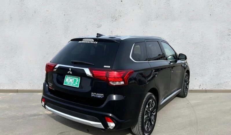 
								2018 Mitsubishi Outlander Limited PHEV AWD SUV full									