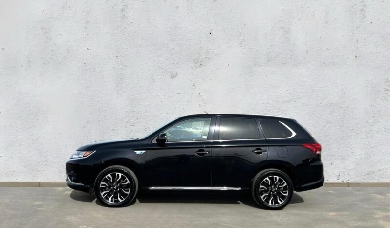 
								2018 Mitsubishi Outlander Limited PHEV AWD SUV full									