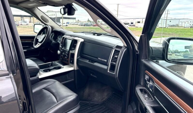 
								2015 Dodge Ram 1500 Laramie Crewcab 4×4 Pickup Truck full									