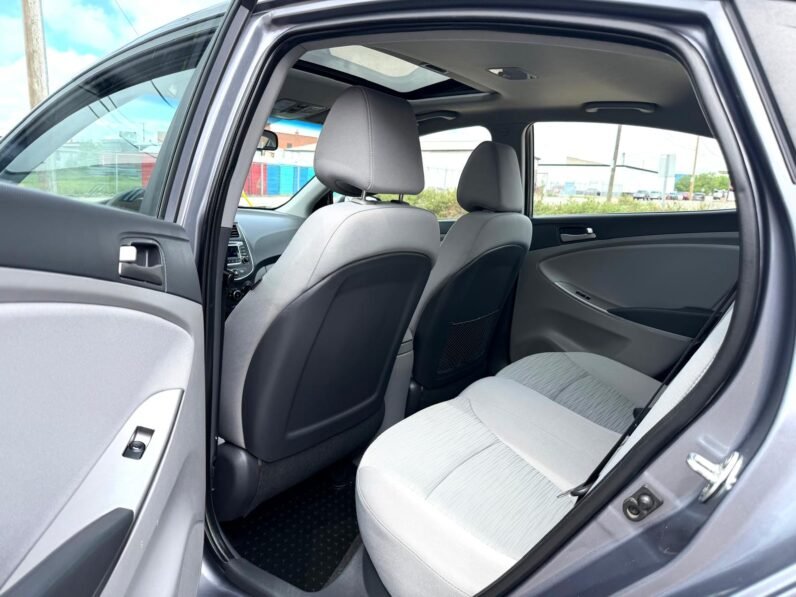 
								2016 Hyundai Accent SE Sedan full									