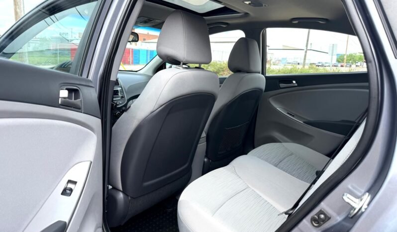 
								2016 Hyundai Accent SE Sedan full									