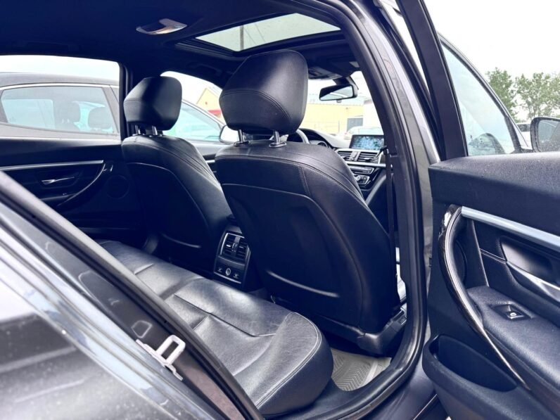 
								2017 BMW 330XI AWD Sedan full									
