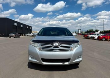 2010 Toyota Venza Limited AWD SUV.