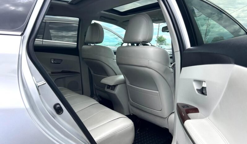 
								2010 Toyota Venza Limited AWD SUV. full									
