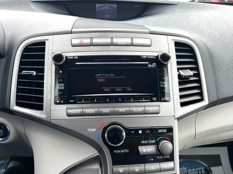 
								2010 Toyota Venza Limited AWD SUV. full									