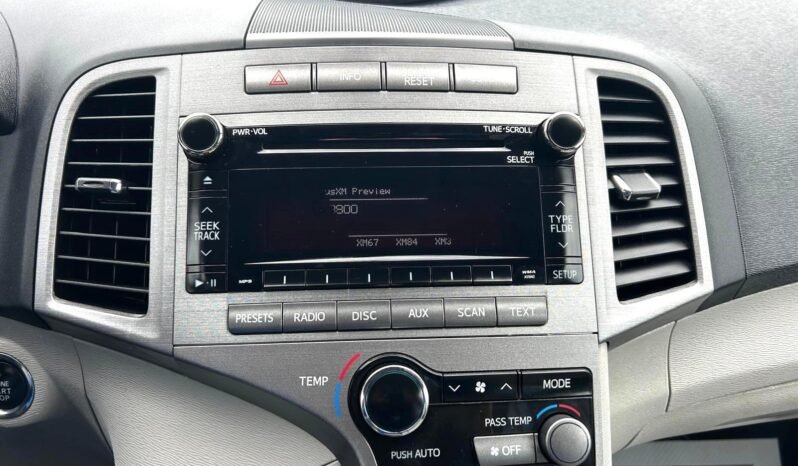 
								2010 Toyota Venza Limited AWD SUV. full									