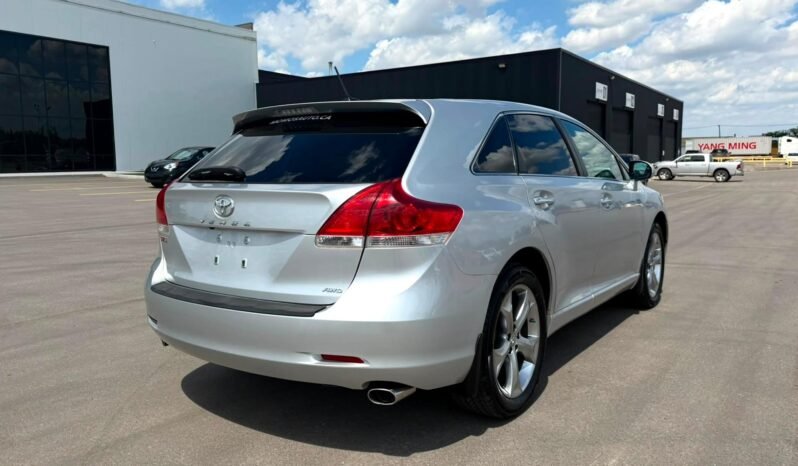 
								2010 Toyota Venza Limited AWD SUV. full									