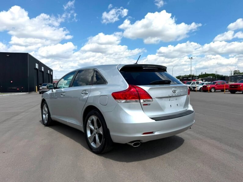 
								2010 Toyota Venza Limited AWD SUV. full									