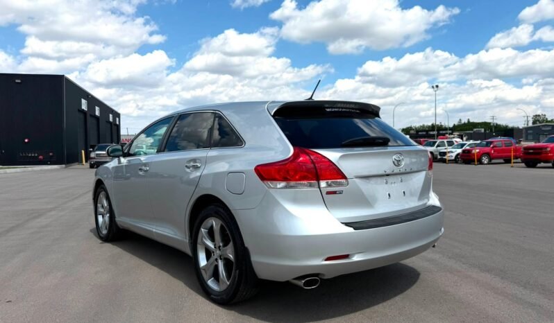 
								2010 Toyota Venza Limited AWD SUV. full									