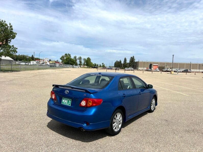 
								2009 Toyota Corolla S Sedan full									