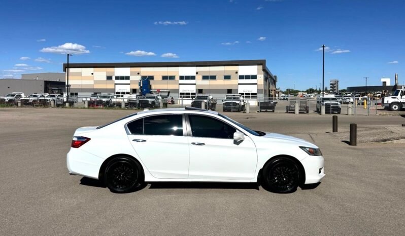 
								2015 Honda Accord Touring Sedan full									