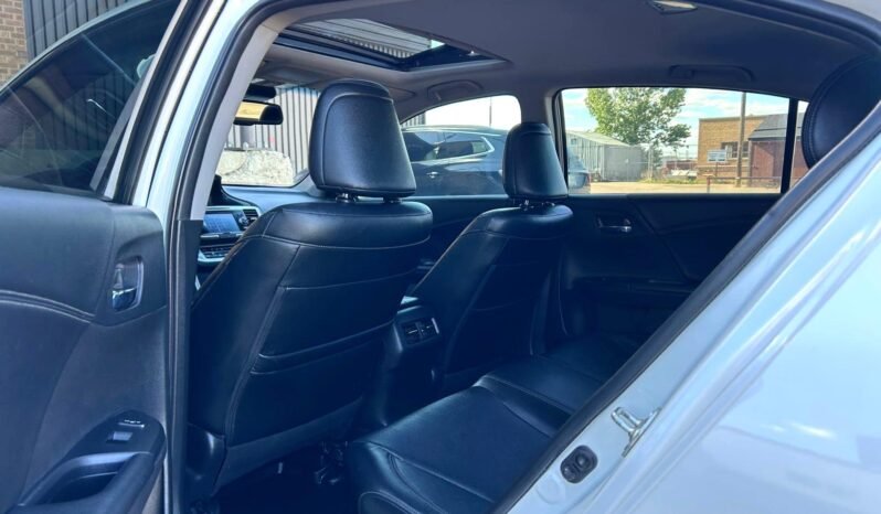 
								2015 Honda Accord Touring Sedan full									