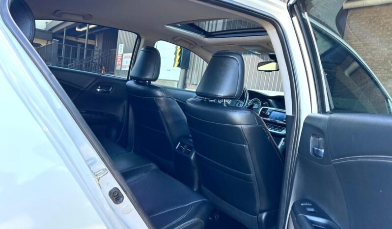 
								2015 Honda Accord Touring Sedan full									