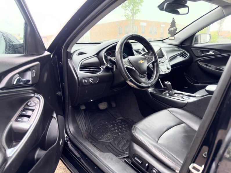 
								2018 Chevrolet Malibu Premier Sedan full									