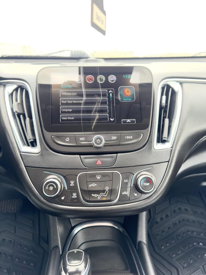 
								2018 Chevrolet Malibu Premier Sedan full									