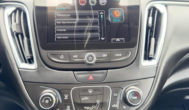 
								2018 Chevrolet Malibu Premier Sedan full									