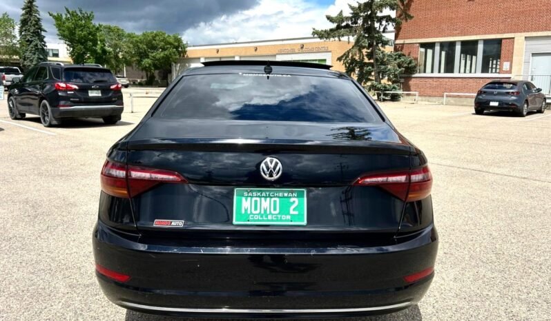 
								2019 Volkswagen Jetta R-Line Sedan full									