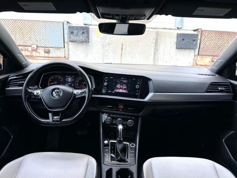 
								2019 Volkswagen Jetta R-Line Sedan full									
