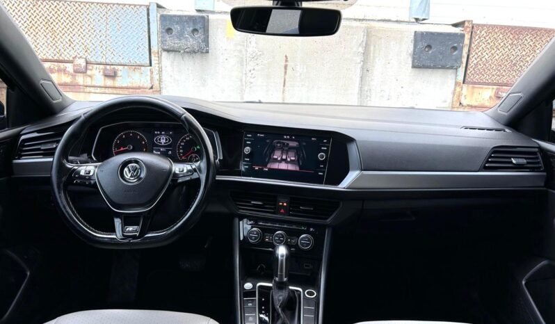 
								2019 Volkswagen Jetta R-Line Sedan full									