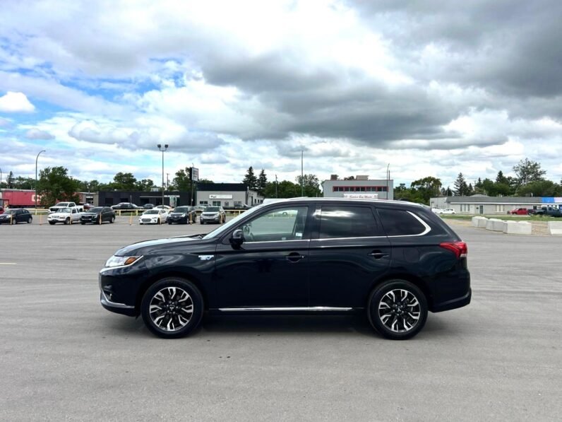 
								2018 Mitsubishi Outlander Limited PHEV AWD SUV full									