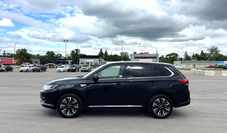 
								2018 Mitsubishi Outlander Limited PHEV AWD SUV full									