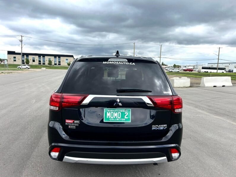 
								2018 Mitsubishi Outlander Limited PHEV AWD SUV full									